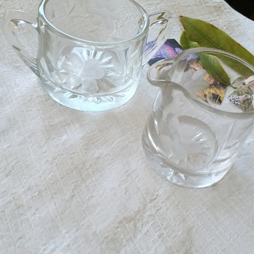 Elegant Clear Glass Creamer and Sugar Set